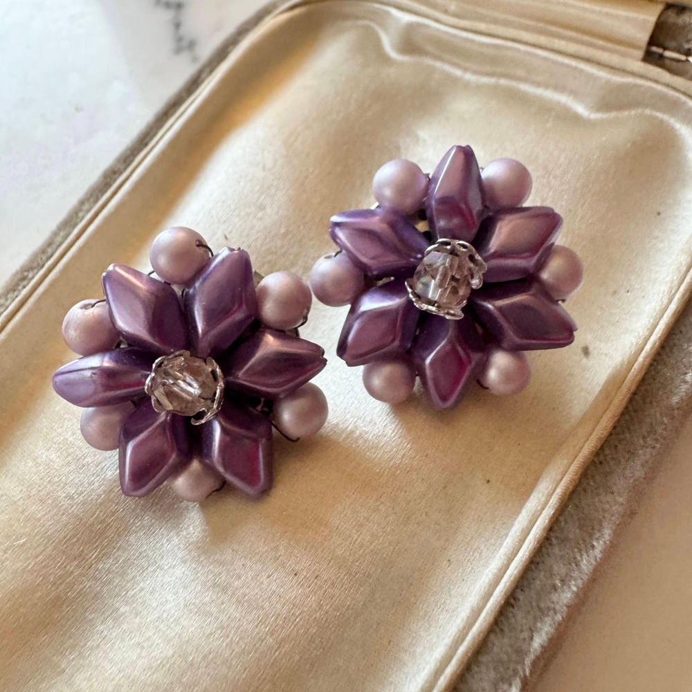 Vintage Japan Purple‎ Pearl Rhinestone Floral Cluster Clip Earrings Mid Century